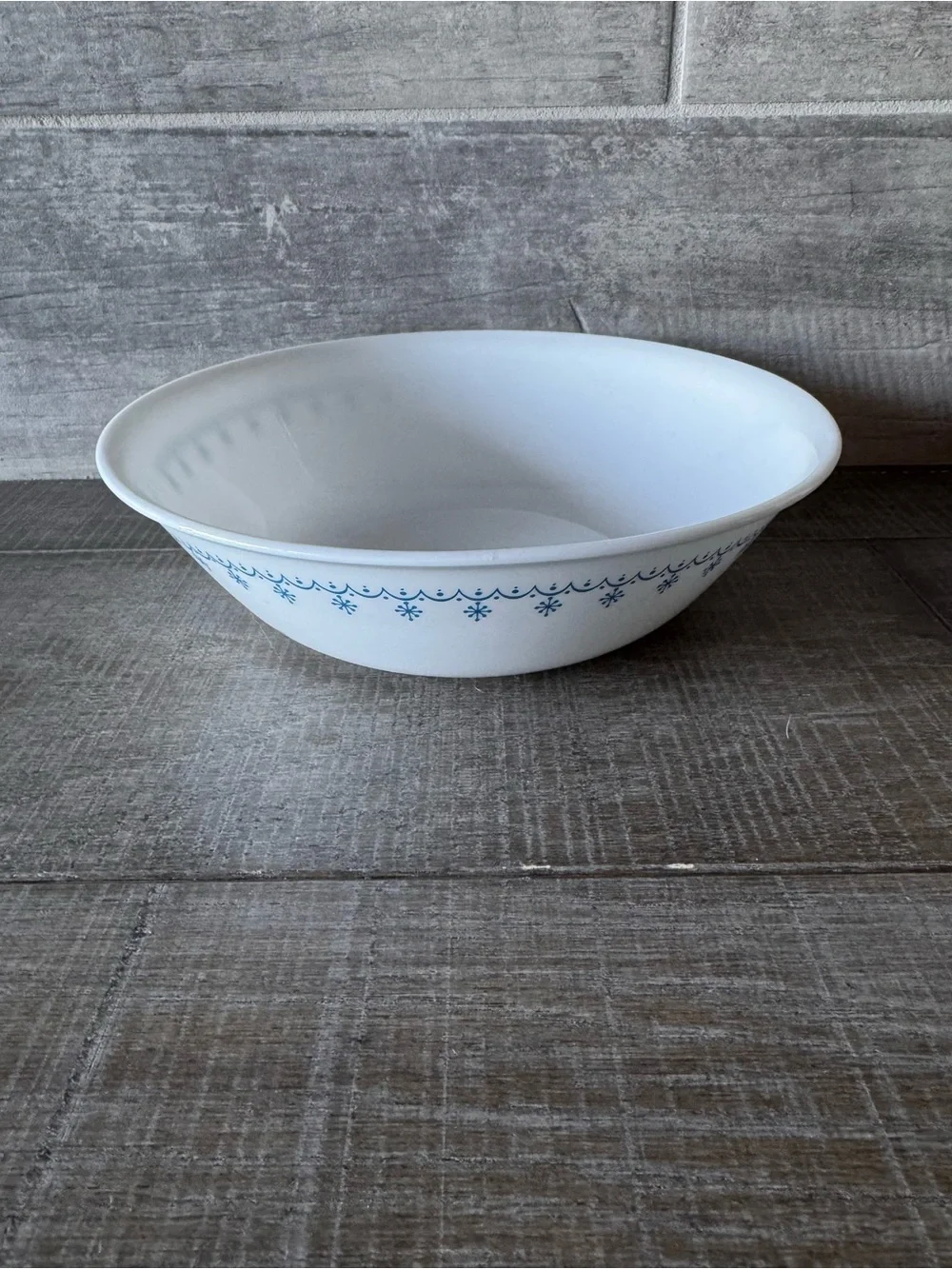 Vintage Corelle Blue Garland Snow1970’s serving bowl 10”X3”